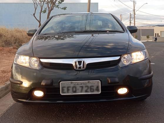 HONDA CIVIC 1.8 LXS 16V FLEX 4P AUTOMÁTICO